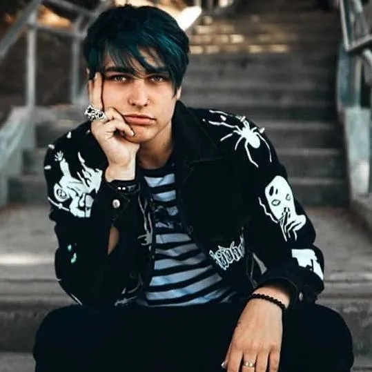 chat with ai character: colby brock 