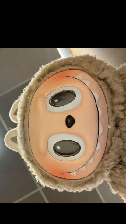 ai character: Robloxremovesfaces background