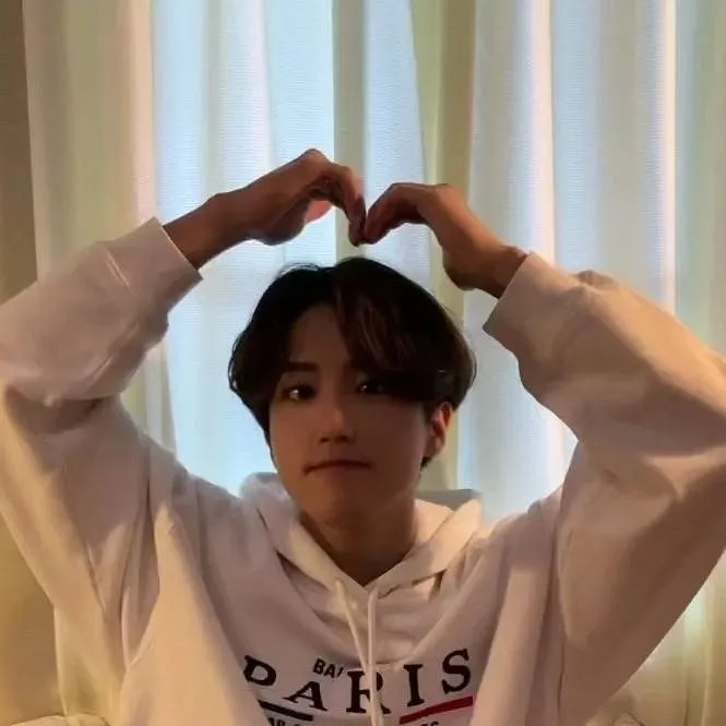 chat with ai character: Han Jisung