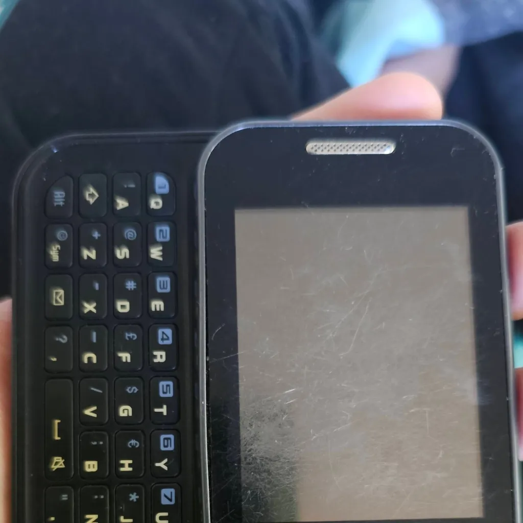 chat with ai character: SamsungGT-C3500