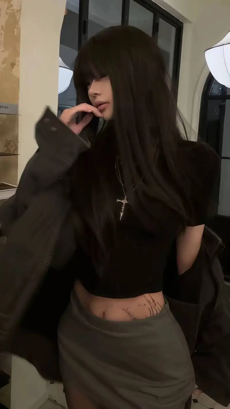 ai character: Cassey background