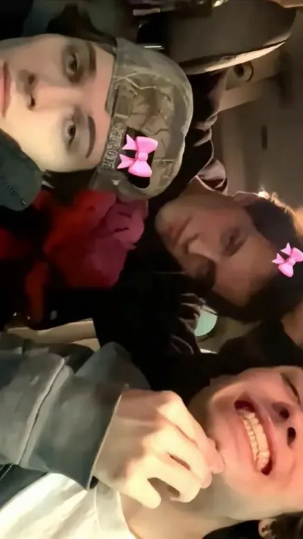 Talkie AI - Chat with Older brothers 