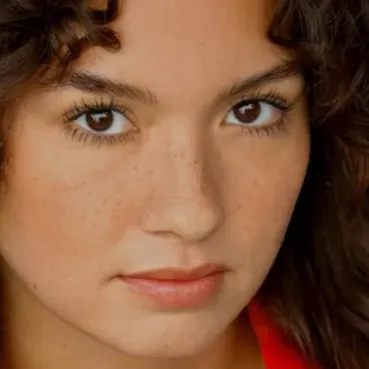 chat with ai character: Nani