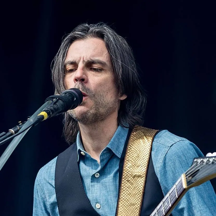 chat with ai character: Brian Bell