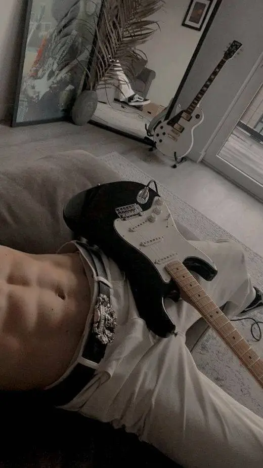 ai character: liam🎸⭐ background