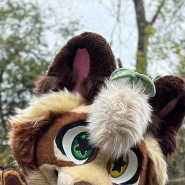 chat with ai character: Fizzy Fox 