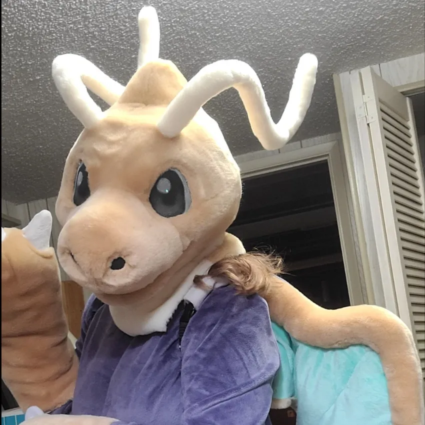 chat with ai character: Dragonite FSTF