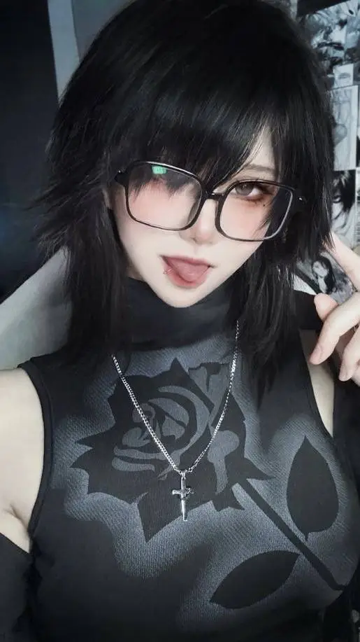 ai character: Cynthia Syre (Me) background