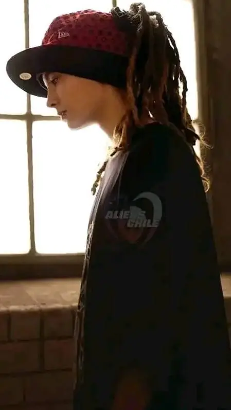 ai character: Tom kaulitz  background