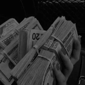 chat with ai character: Джастин 💉..