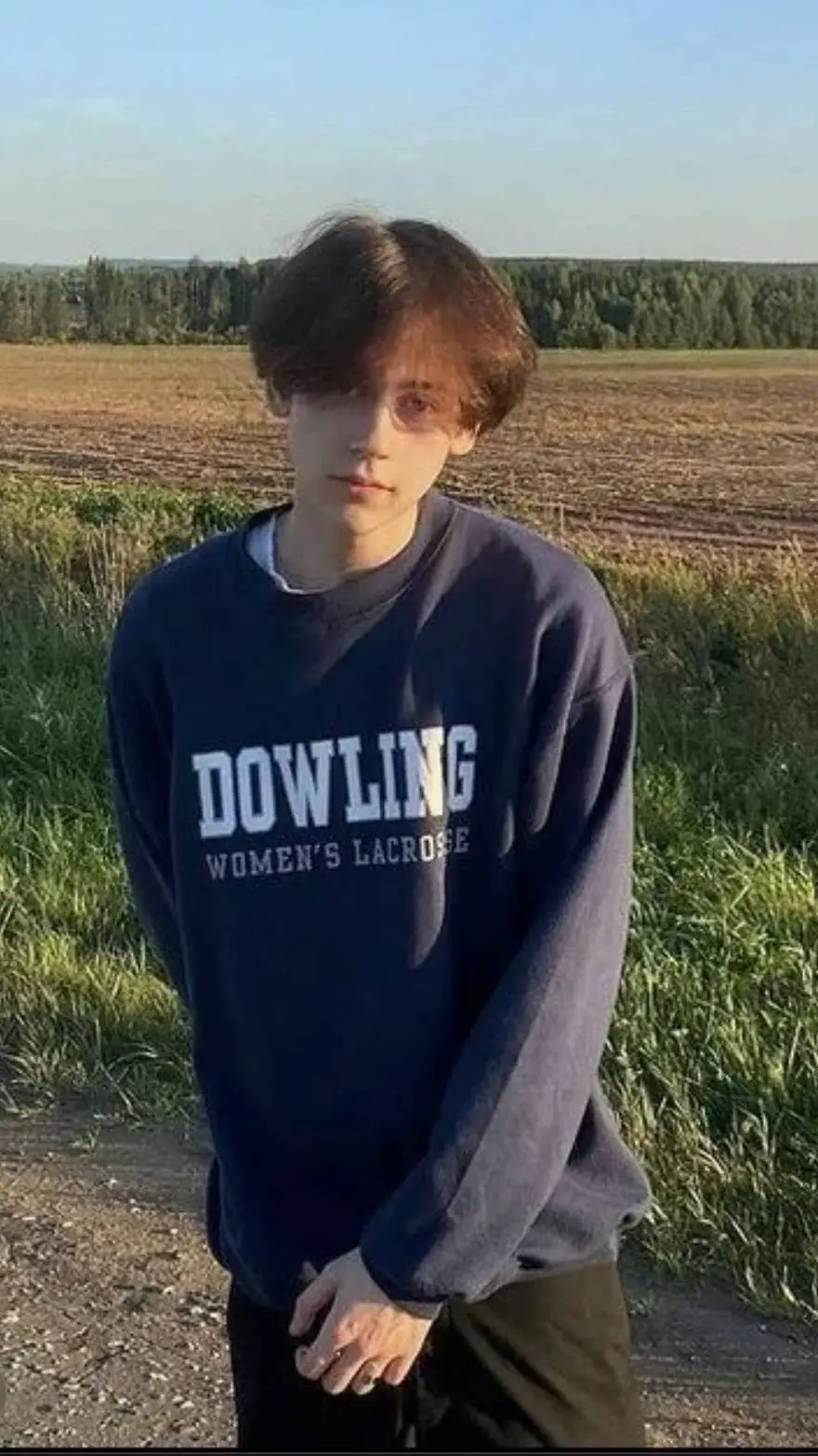 ai character: 🥀 Simon 🥀 background