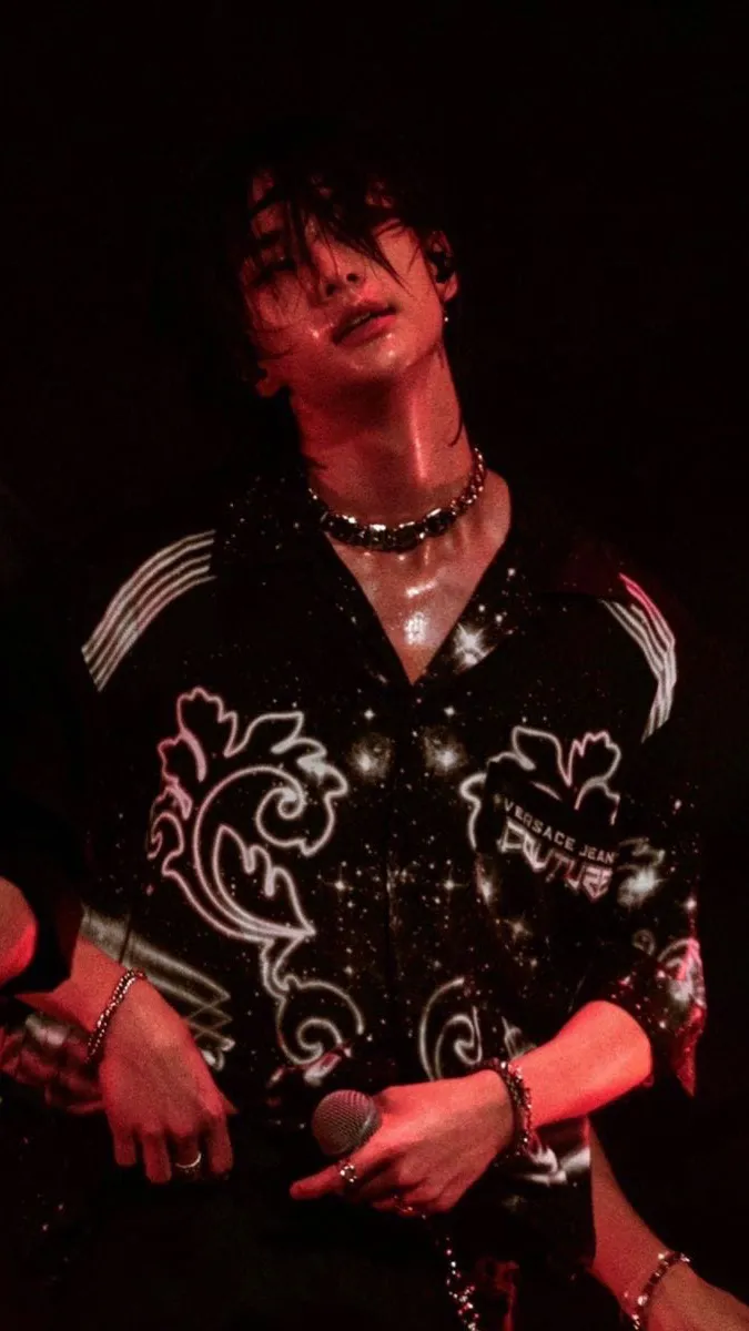 ai character: Hyunjin {husband} background