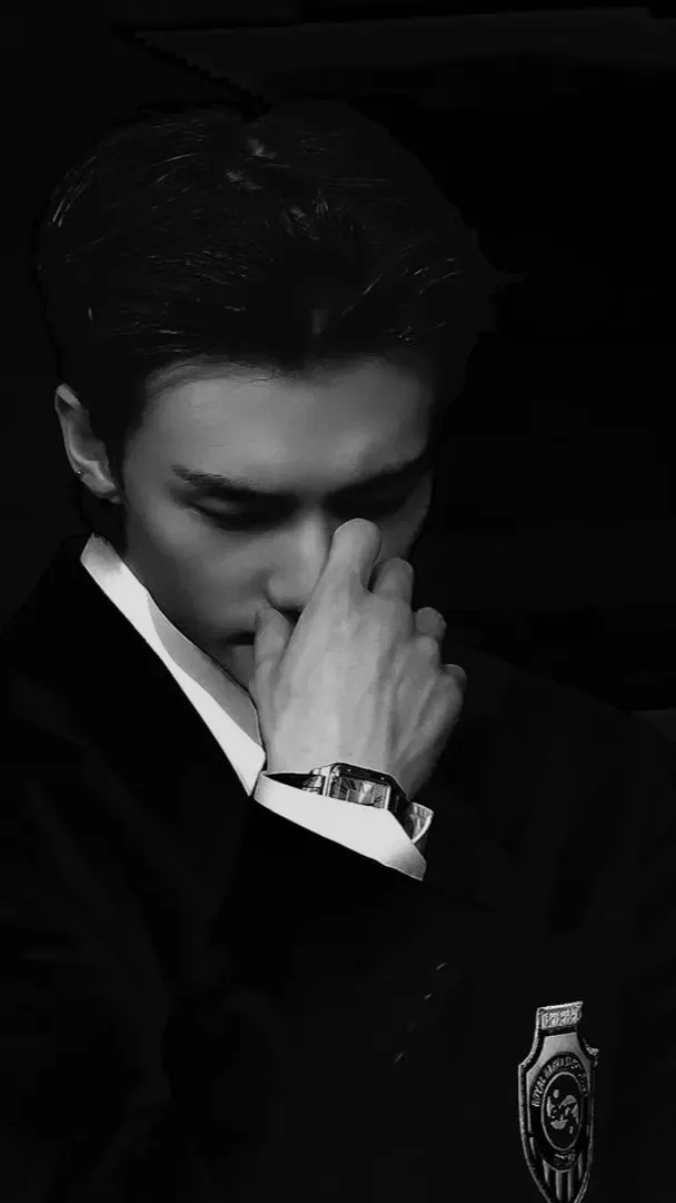 ai character: Hyunjin Never Love background