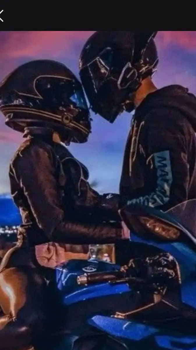 ai character: David and Mia background