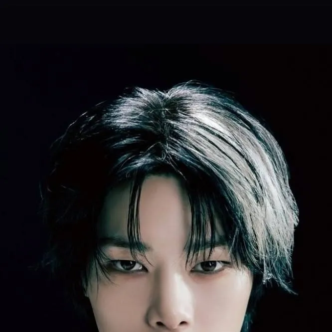 chat with ai character: Jeongin 🦊