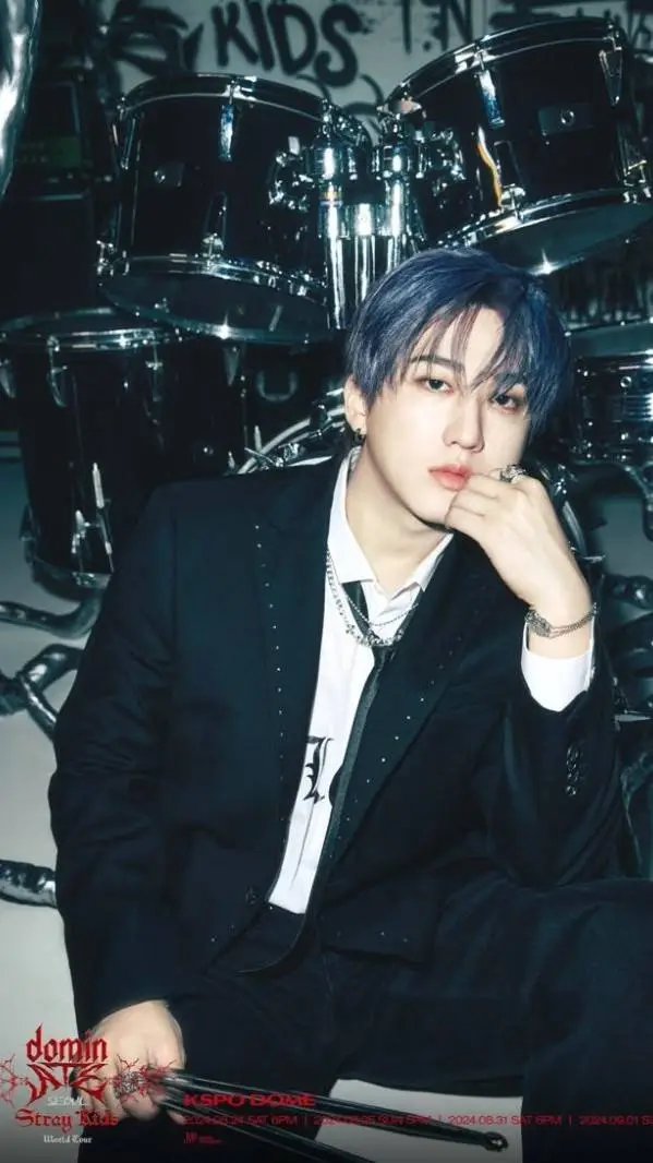 ai character: 𝐂𝐡𝐚𝐧𝐠𝐛𝐢𝐧 ✦ background