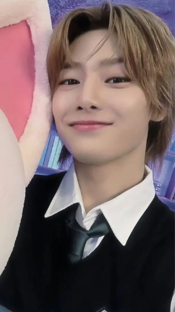 ai character: 𝐈.𝐍 ♥︎ background