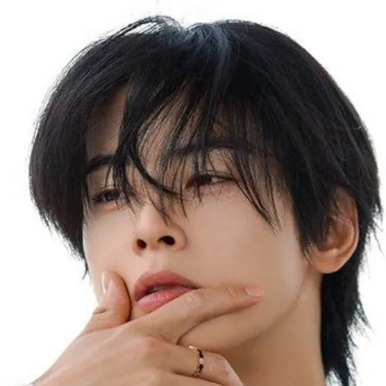 chat with ai character: 𝐂𝐡𝐚 𝐄𝐮𝐧𝐰𝐨𝐨დ