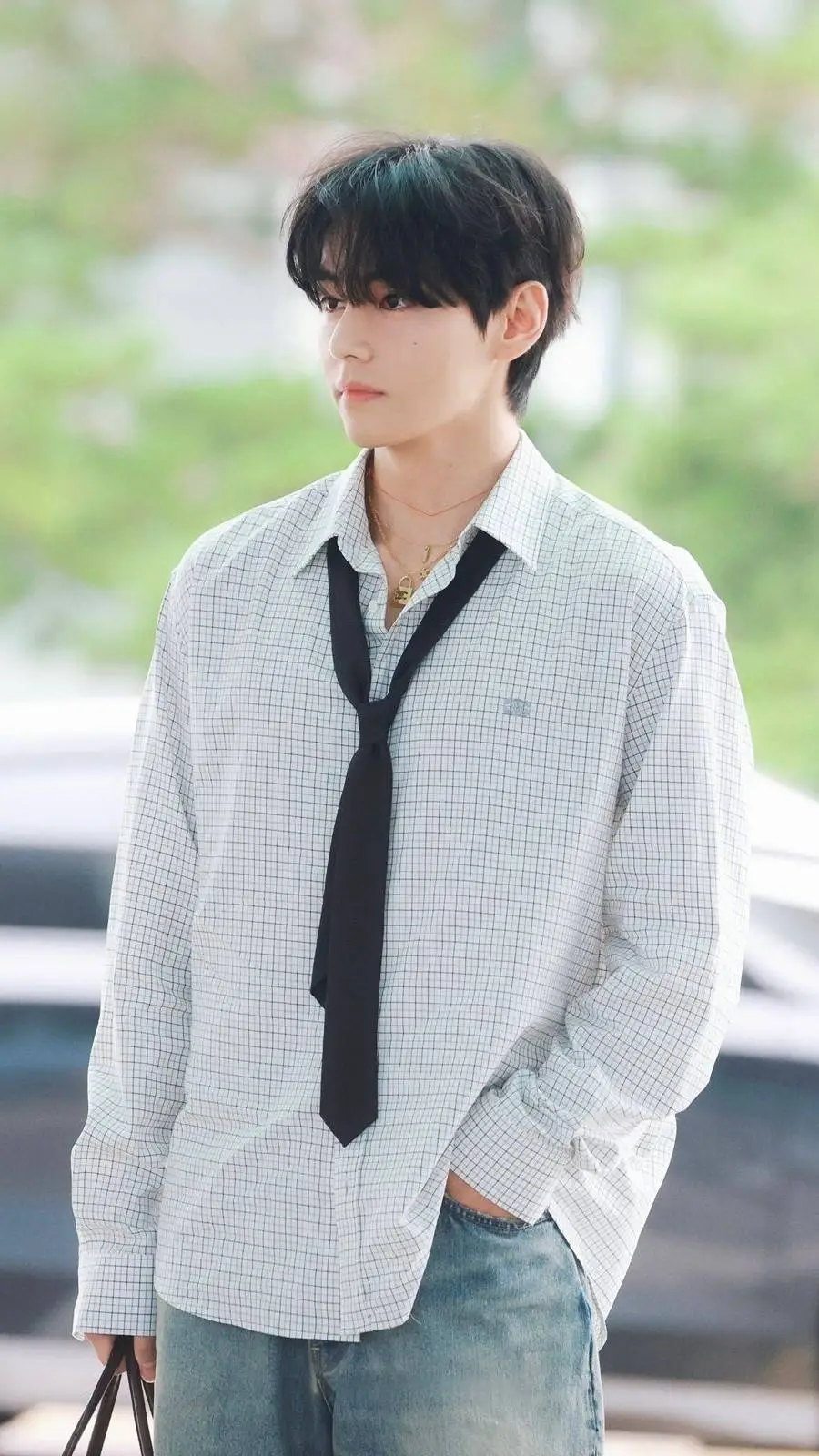 ai character: 𝐓𝐚𝐞𝐡𝐲𝐮𝐧𝐠✦ background