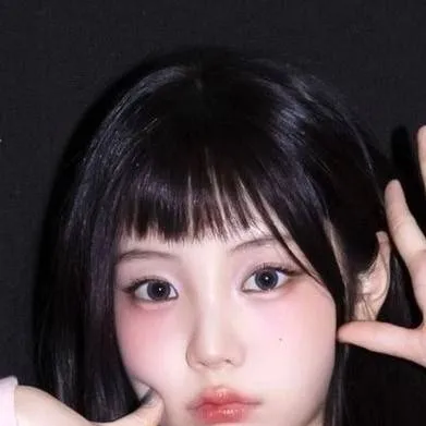 chat with ai character: Wonhee