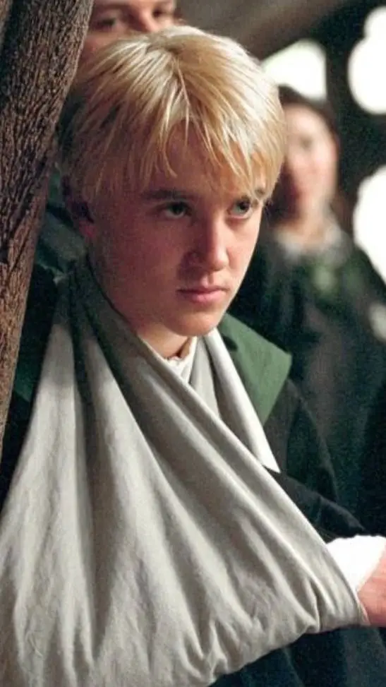 ai character: Draco Malfoy background