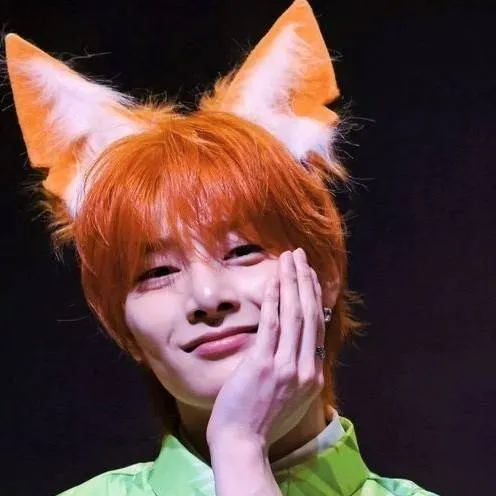 chat with ai character: jeonginn~