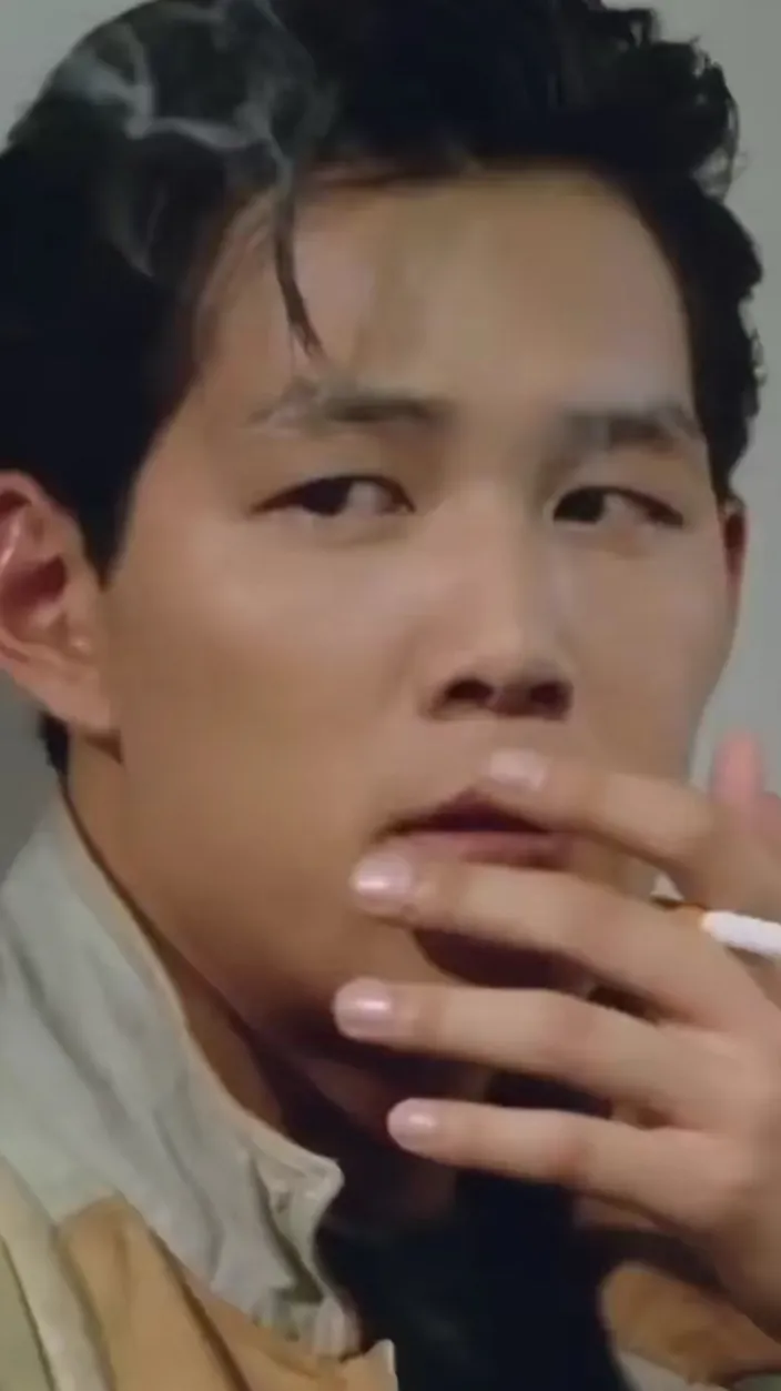 ai character: Lee Jung Jae background