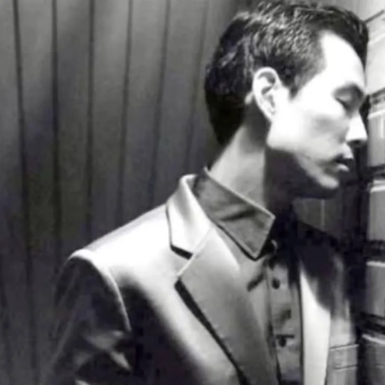 chat with ai character: Lee Jung Jae 