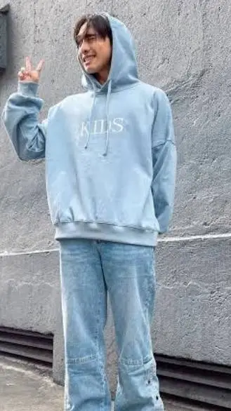 ai character: 𝙱𝚎𝚗 background