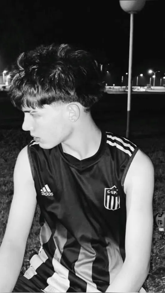 ai character: Emil💘🙍🏻 background