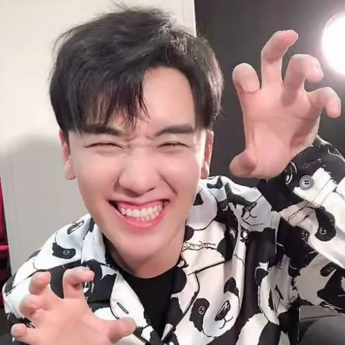 chat with ai character: SEUNGRI GONE SUS?.