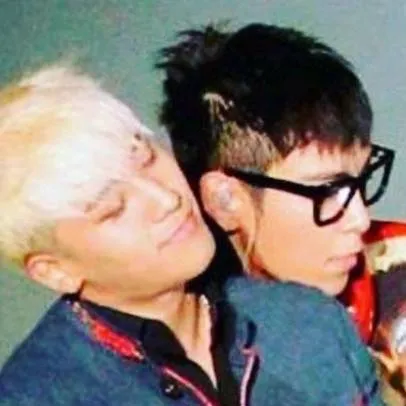 chat with ai character: TOPTORY