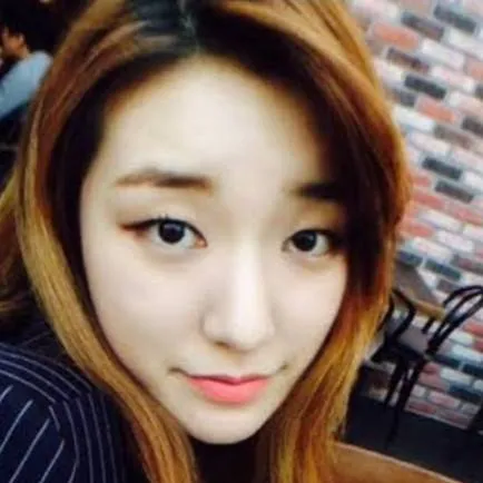 chat with ai character: LEE HANNA💞