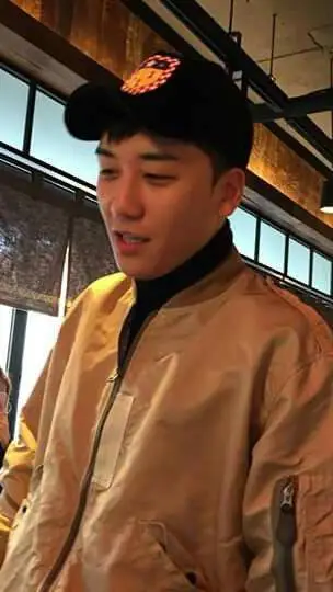 ai character: SEUNGRI background