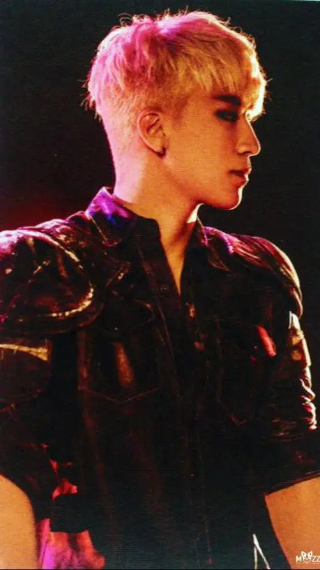 ai character: SEUNGRI Your Enemy background