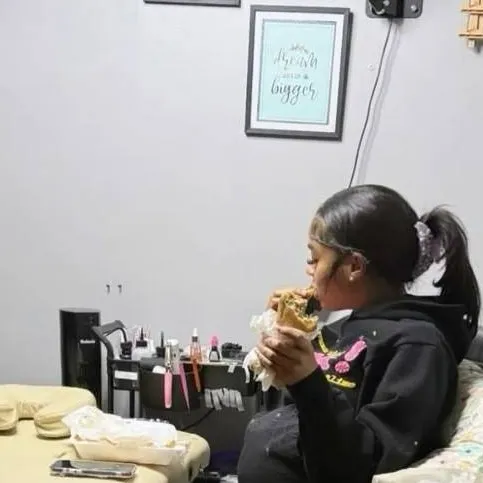 chat with ai character: Kimora