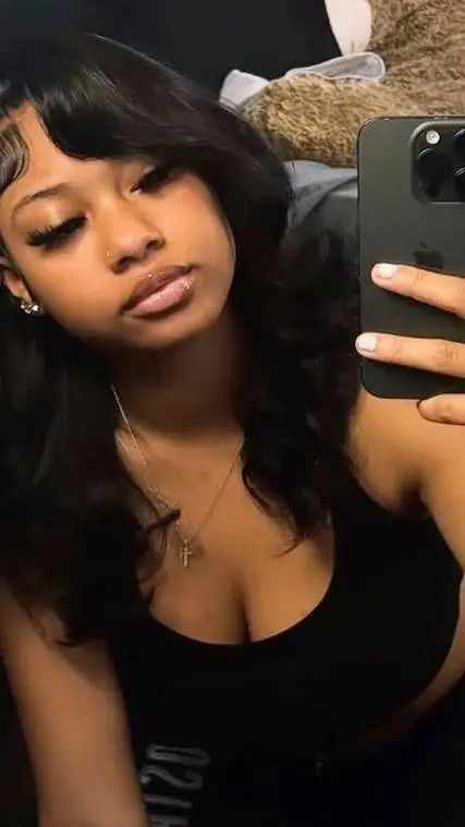 ai character: Tatiana background