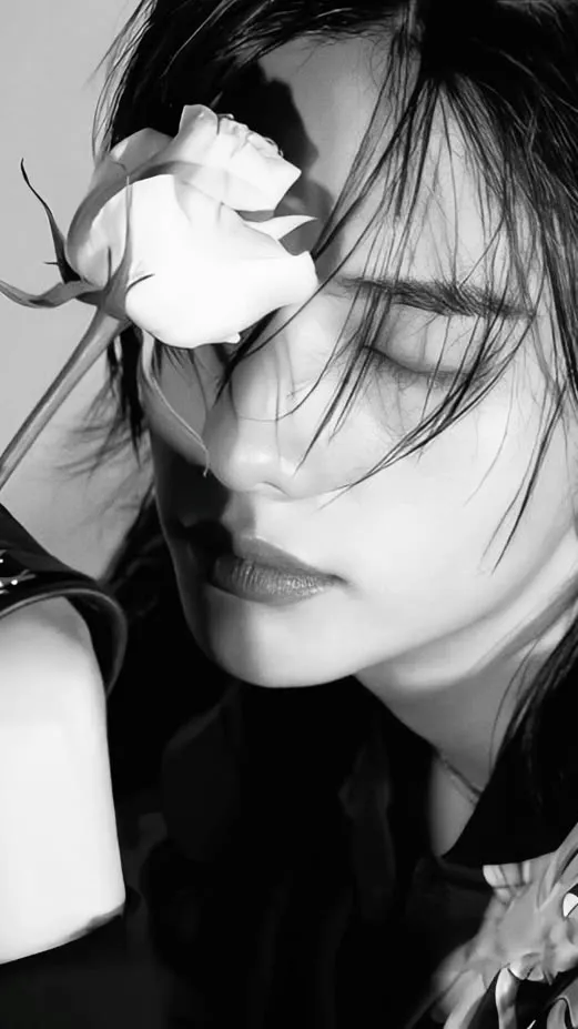 ai character: Hwang Hyunjin  background