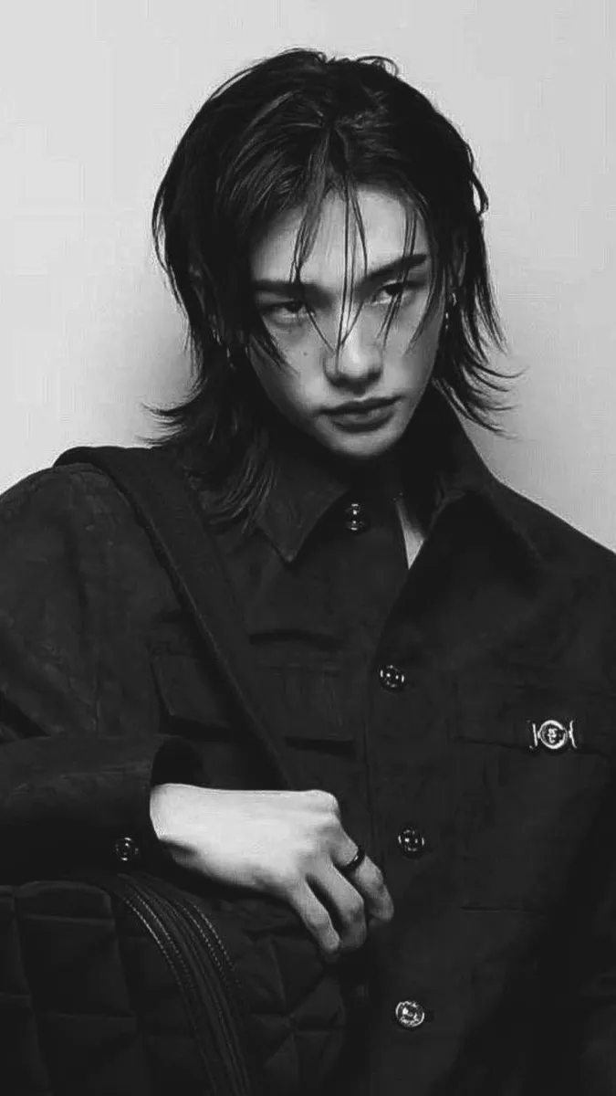 ai character: Hwang Hyunjin background