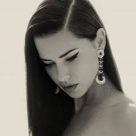 chat with ai character: Adriana Lima 