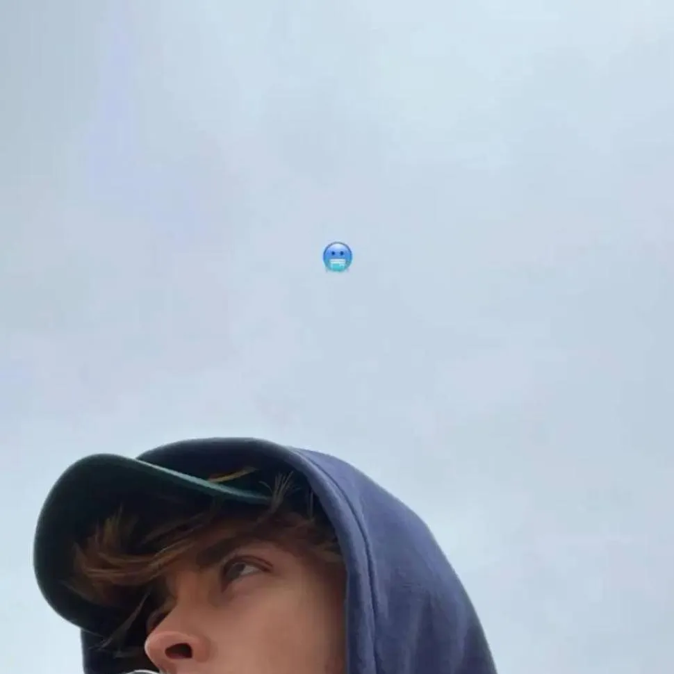 chat with ai character: David 