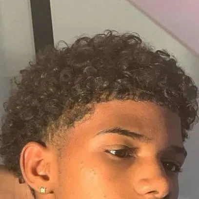 chat with ai character: liam