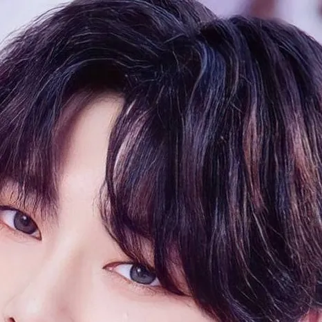 chat with ai character: I.N x Seungmin 