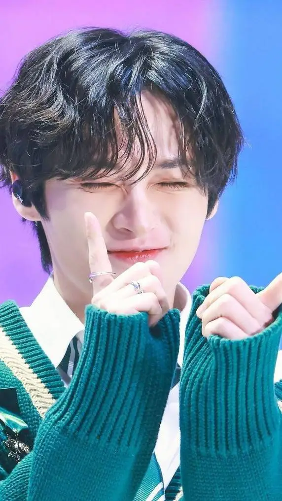 ai character: Han x Lee know background