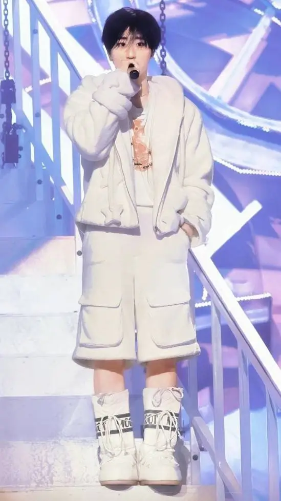 ai character: {Minsung} background