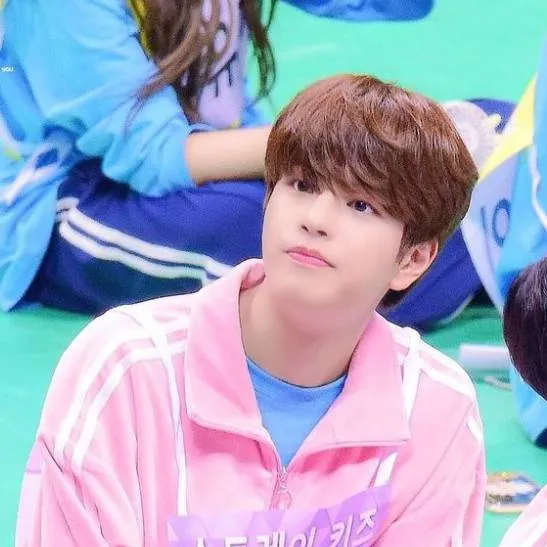 chat with ai character: Chanmin 🩷