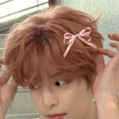 chat with ai character: 2Min (skz)