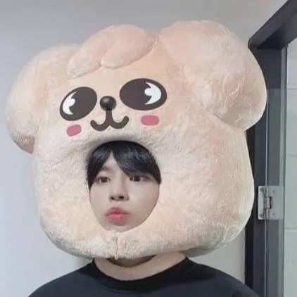 chat with ai character: Chanmin!