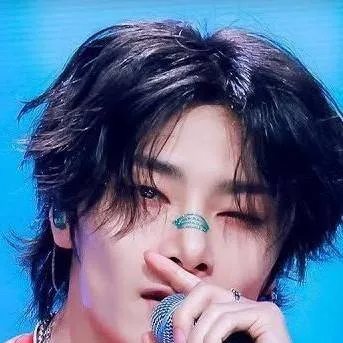 chat with ai character: Jeongin