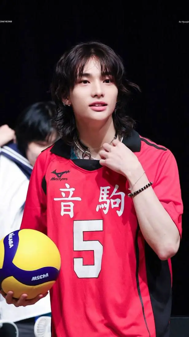 ai character: <Hyunlix> background